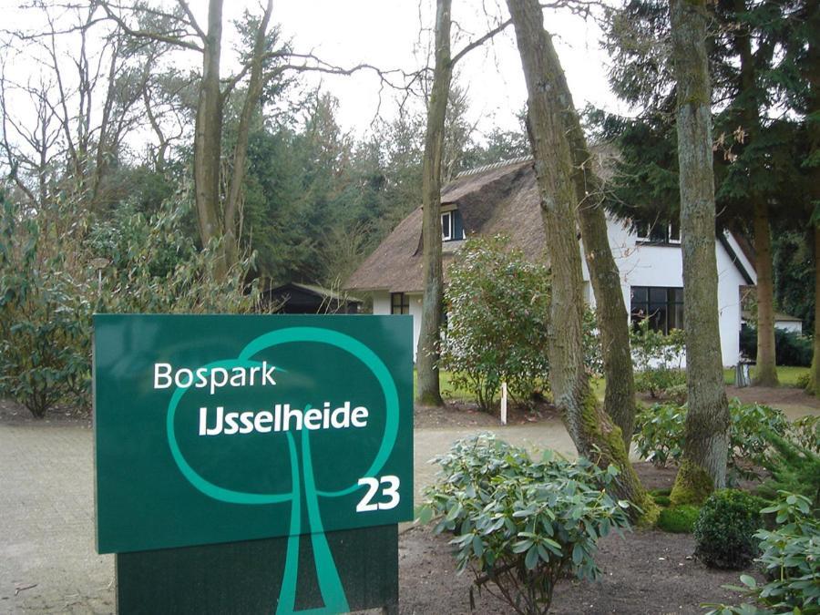 Relaxed Luxe "Boszichthuisje" Met Jacuzzi Bospark Ijsselheide Hattemerbroek Bagian luar foto